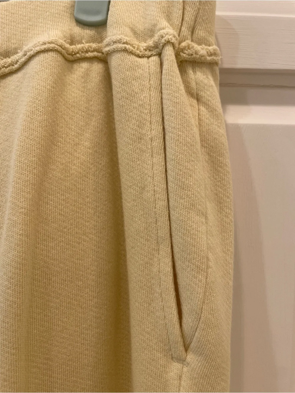 Eileen Fisher 2-piece soft yellow lounge set - Picture 4 of 14
